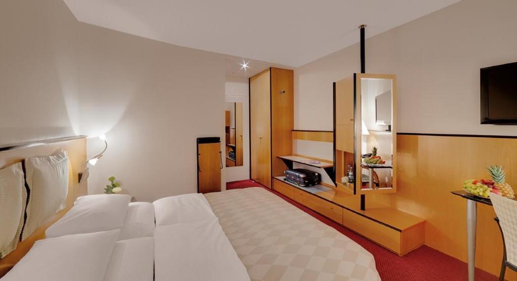 Hotel Am Rathaus Аугсбург Номер фото